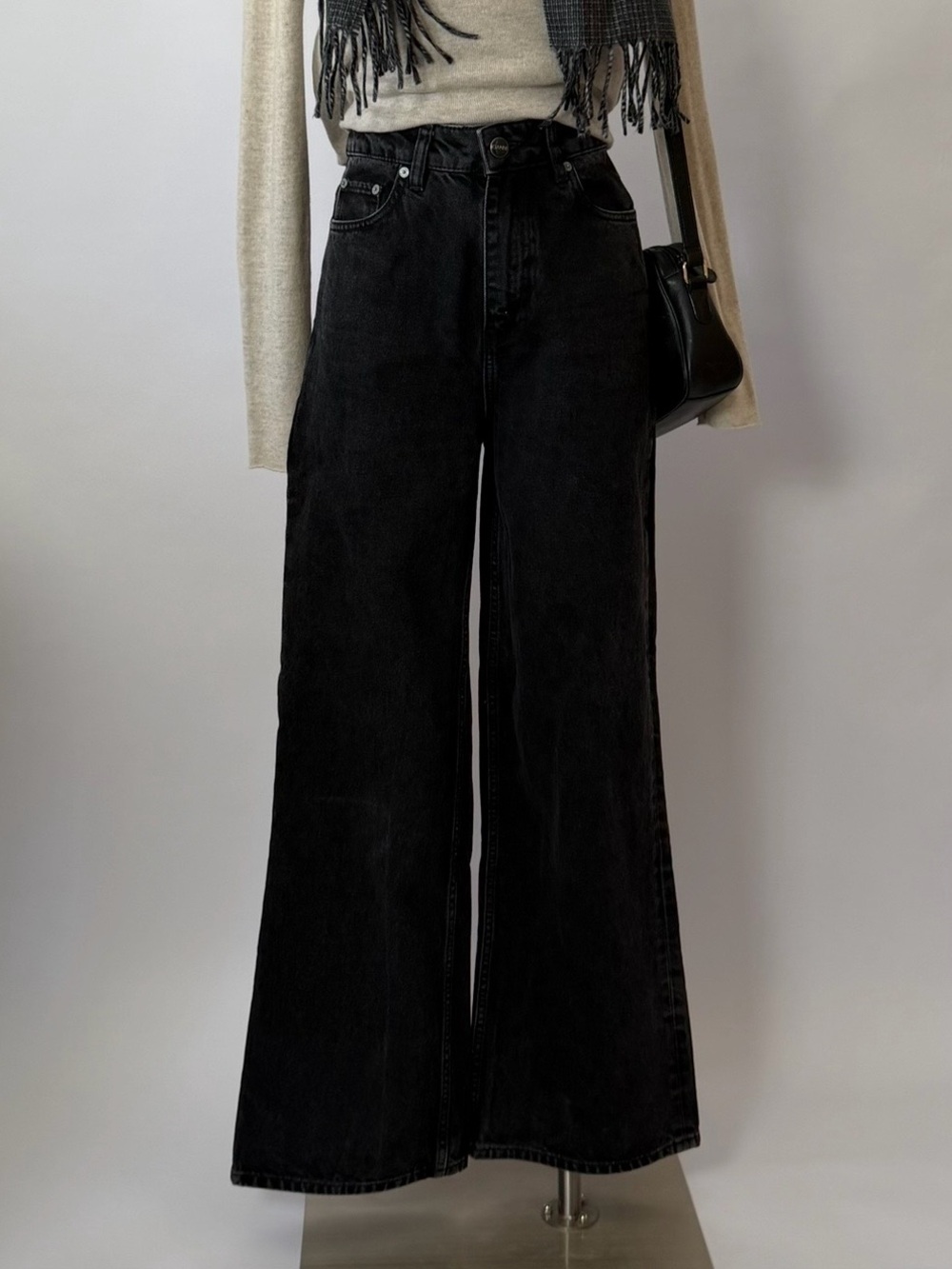 GANNI Magny Wide Leg Jeans in Washed Black High Waisted. - Picture 4 of 12